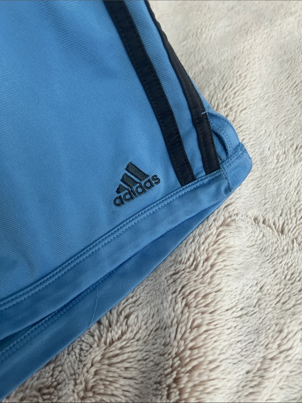 Adidas girls shorts - Picture 2 of 8